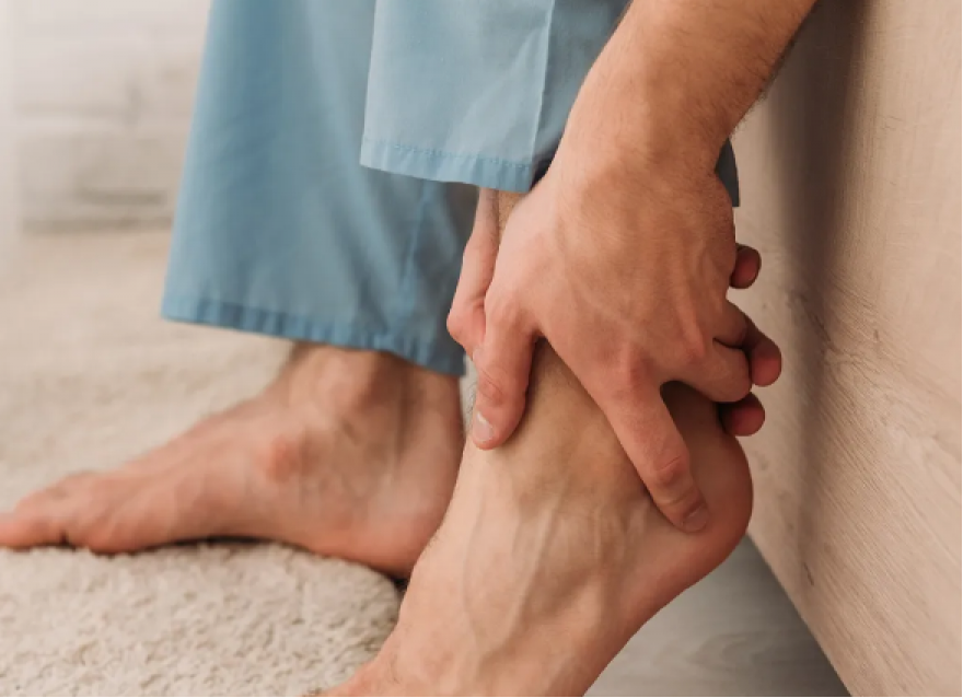 糖友冬天千万别忽视这两件事，小心糖尿病足找上门！